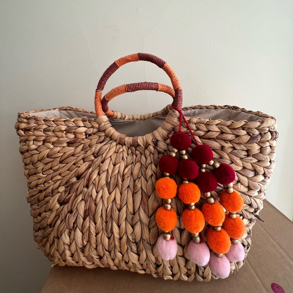 NEW straw bag with tassle